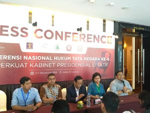 Jokowi Dinilai Bisa Minta Parpol Pendukung Kawal Uji Capim KPK di DPR Jokowi Dinilai Bisa Minta Parpol Pendukung Kawal Uji Capim KPK di DPR