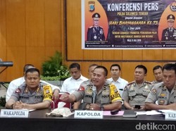 Densus 88 Amankan Dua Orang Terduga Teroris di Palu