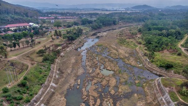 Potret Aliran Sungai Citanduy di Banjar yang Mulai Surut