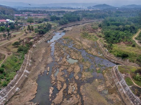 Potret Aliran Sungai Citanduy di Banjar yang Mulai Surut