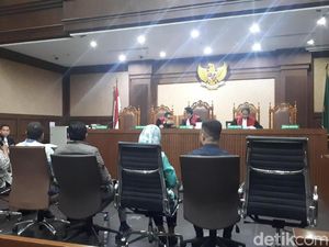 Indung Akui Terima Uang 5 Kali untuk Bowo Sidik dan Selalu Dicatat Indung Akui Terima Uang 5 Kali untuk Bowo Sidik dan Selalu Dicatat