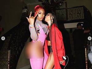 Aksi di Balik Layar Agnez Mo dan Nicki Minaj
