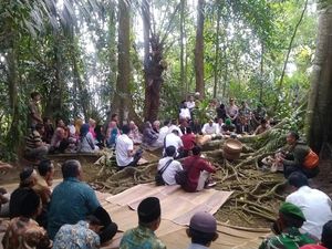 Mengenal Tradisi Hajat Bumi dari Warga Jagabaya Ciamis Mengenal Tradisi Hajat Bumi dari Warga Jagabaya Ciamis