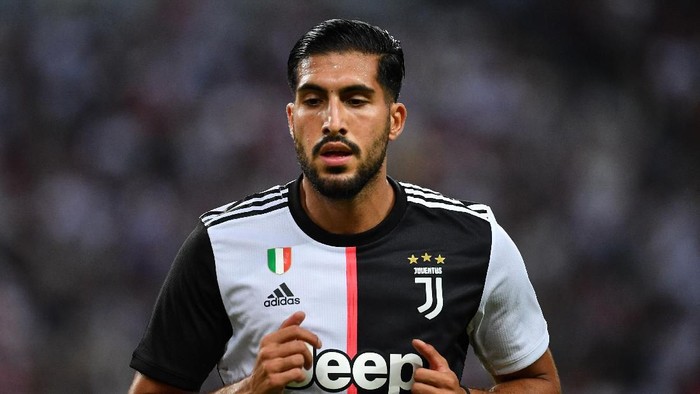 SINGAPORE, SINGAPORE - JULY 21: Emre Can of Juventus in action during the International Champions Cup match between Juventus and Tottenham Hotspur at the Singapore National Stadium on July 21, 2019 in Singapore. (Photo by Thananuwat Srirasant/Getty Images)
