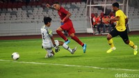 Beto Goncalves berhasil mencetak dua gol di babak pertama.