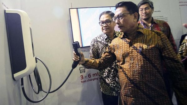 Luhut dan Moeldoko Tinjau IEMS 2019