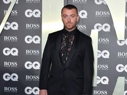 Pertamakalinya Sam Smith Pakai High Heels di Ajang Penghargaan