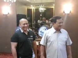 Penuh Tawa Saat Bertemu, Prabowo Balas Undang Hendropriyono ke Hambalang