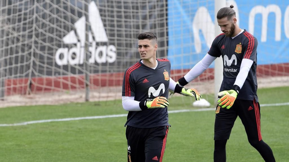 Kepa Arrizabalaga dan David de Gea akan berebut jatah kiper utama Spanyol (JAVIER SORIANO / AFP)