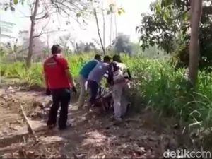 Kampung Begal di Pasuruan Digerebek, Belasan Motor Diamankan Kampung Begal di Pasuruan Digerebek, Belasan Motor Diamankan