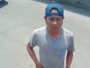Ramai Video Pria Bertopi Pungli Sopir Truk di Cimahi Ramai Video Pria Bertopi Pungli Sopir Truk di Cimahi