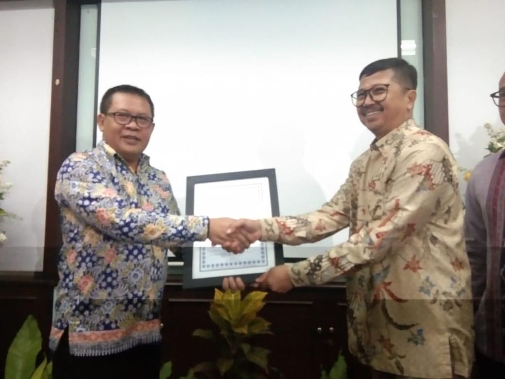 Dapat Sertifikat Halal MUI, Aetra Jamin Kualitas Air Dapat Sertifikat Halal MUI, Aetra Jamin Kualitas Air