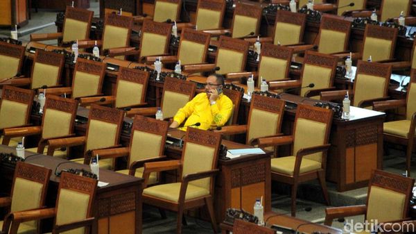 Sepi, Ratusan Anggota Dewan Tak Hadiri Paripurna DPR