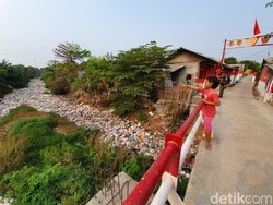 Warga di Sekitar Kali Jambe Bekasi Khawatir Kena DBD karena Banyak Nyamuk