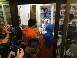 Aulia Kesuma Siapkan Jus Maut untuk Suami dan Anaknya
