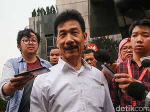KPK Perpanjang Masa Cegah ke Luar Negeri Bupati Solok Selatan KPK Perpanjang Masa Cegah ke Luar Negeri Bupati Solok Selatan