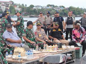 Panglima TNI-Kapolri Dialog Bareng Tokoh Papua di KRI Oswald Siahaan 354 Panglima TNI-Kapolri Dialog Bareng Tokoh Papua di KRI Oswald Siahaan 354