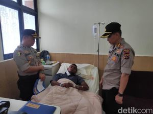 Cerita Polisi yang Kena Anak Panah Saat Rusuh di Deiyai Cerita Polisi yang Kena Anak Panah Saat Rusuh di Deiyai