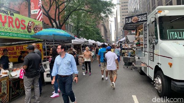Melihat PKL di Trotoar New York yang Jadi Rujukan Anies