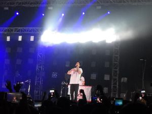 Haru Biru Penampilan Mike Shinoda di Jakarta Haru Biru Penampilan Mike Shinoda di Jakarta