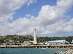 Cerita Penjaga Mercusuar di Pulau Paling Selatan Indonesia