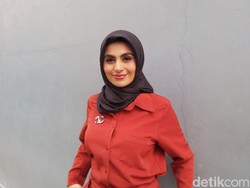 Dicibir karena Unggah Foto Lepas Hijab, Asha Shara Tak Peduli