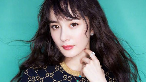 Foto: Artis Cantik China Jadi Sensasi, Baru Cerai Sudah Punya Pacar Lagi