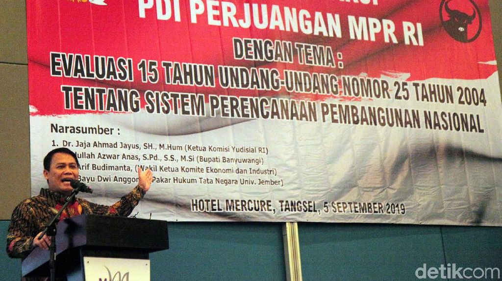 Ahmad Basarah Buka Seminar Fraksi PDIP MPR Ahmad Basarah Buka Seminar Fraksi PDIP MPR