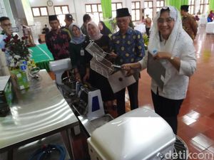 Ponpes di Kediri Ini Asah Kemampuan Santri dengan Usaha Membuat Roti Ponpes di Kediri Ini Asah Kemampuan Santri dengan Usaha Membuat Roti