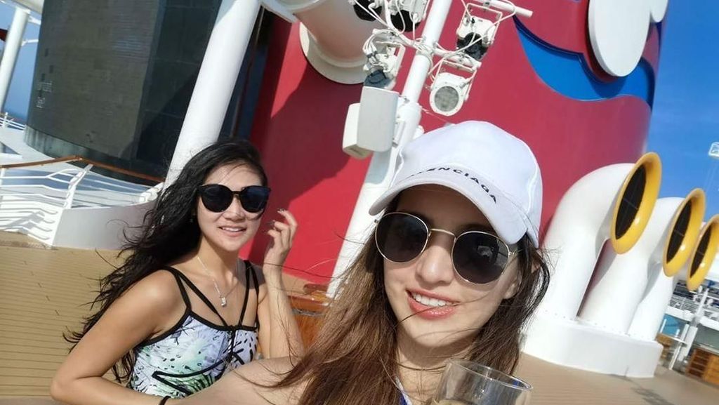 Theresa, Asisten Cantik Nia Ramadhani yang Kerap Pamer Momen Kulineran Theresa, Asisten Cantik Nia Ramadhani yang Kerap Pamer Momen Kulineran