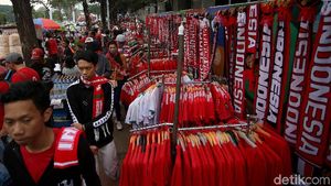 Beragam Pernak-Pernik Timnas Garuda Berjejer di Komplek GBK