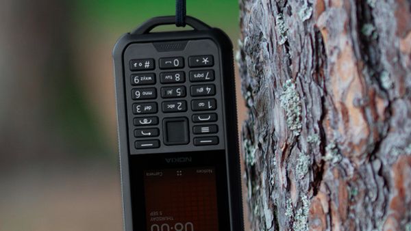Nokia 800 Tough, Ponsel Badak yang Tahan Banting