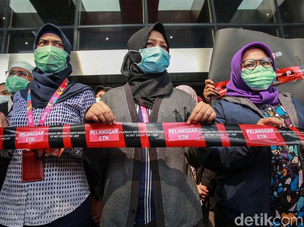 Eksodus Pegawai KPK Jelang Jadi Pegawai Negeri Eksodus Pegawai KPK Jelang Jadi Pegawai Negeri