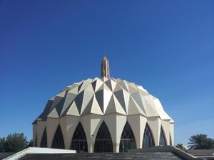 Melihat Masjid Unik Berbentuk Durian di Sudan Melihat Masjid Unik Berbentuk Durian di Sudan