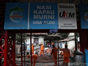 Kata Pedagang Nasi Kapau di Kramat yang Direlokasi demi Pelebaran Trotoar Kata Pedagang Nasi Kapau di Kramat yang Direlokasi demi Pelebaran Trotoar