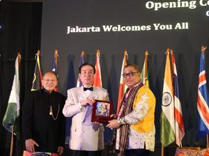 HUT ke-50, Lions Klub Indonesia Beri Plakat untuk Kemensos