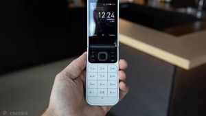 Lebih Dekat dengan Nokia 2720 Reborn