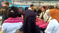 Serunya Iriana dan Mufidah Kalla Belanja di Malioboro