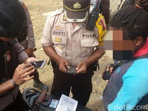 Polisi Imbau Warga Manokwari Abaikan Selebaran Ajakan Aksi Demo Polisi Imbau Warga Manokwari Abaikan Selebaran Ajakan Aksi Demo