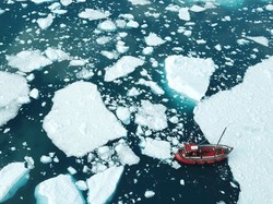 Warning! Es di Greenland Semakin Tipis