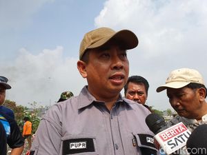 Atasi Sampah di Kali Jambe, Pemkab Bekasi Akan Bangun Turap-RTH Atasi Sampah di Kali Jambe, Pemkab Bekasi Akan Bangun Turap-RTH