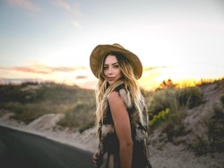 Kylie Rae Harris Meninggal Dunia