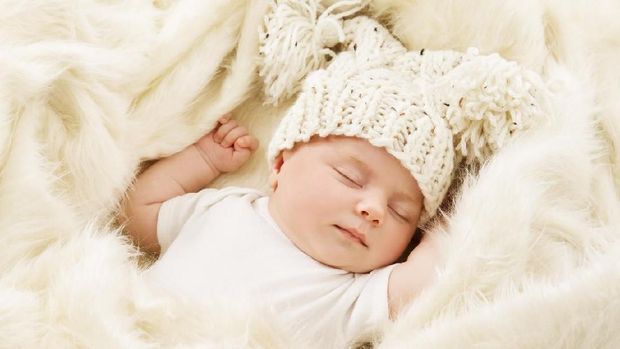 Baby Sleeping in Bed, Newborn Kid Sleep in Hat, New Born One Month Girl
