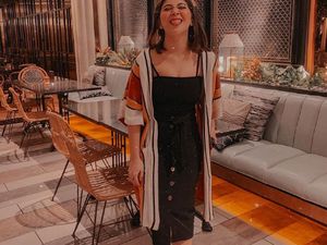 Sering Hangout, Begini Pose Kesha Ratuliu Kala Nongkrong di Kafe Sering Hangout, Begini Pose Kesha Ratuliu Kala Nongkrong di Kafe