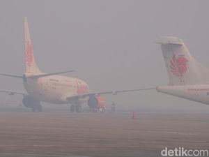 Diwarnai Kabut Asap, Jokowi Terbang dari Kalbar Menuju Jateng Diwarnai Kabut Asap, Jokowi Terbang dari Kalbar Menuju Jateng