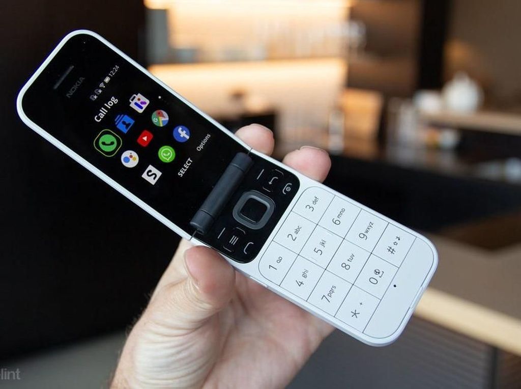 Nokia 2720 Reborn Dikritik Gara-gara WhatsApp Nokia 2720 Reborn Dikritik Gara-gara WhatsApp