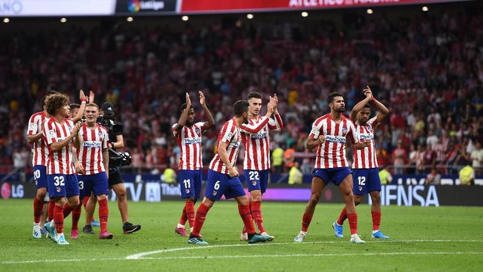 Atletico Madrid MADRID, SPAIN - SEPTEMBER 01: Atletico Madrid players celebrate victory at full-time after the Liga match between Club Atletico de Madrid and SD Eibar SAD at Wanda Metropolitano on September 01, 2019 in Madrid, Spain. (Photo by Denis Doyle/Getty Images)