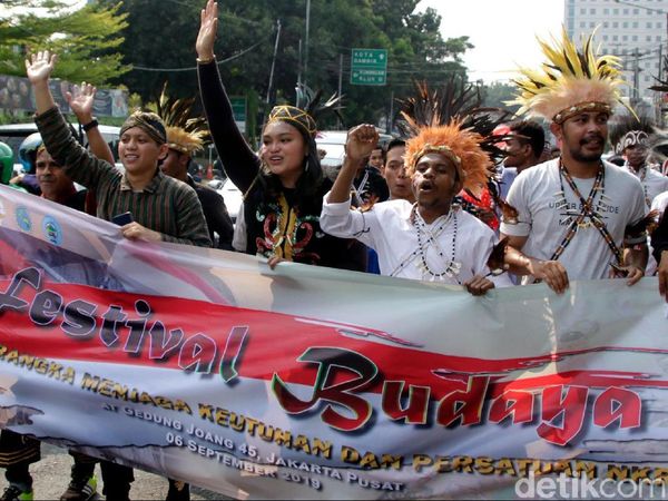 Galakkan Persatuan Indonesia Lewat Pawai Budaya Untuk NKRI