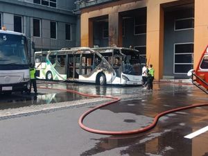 Begini Kronologi Kebakaran Bus di Bandara Ngurah Rai Bali