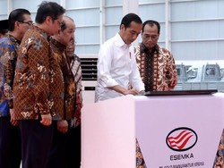 Esemka Lahir, Mobil Pribadi Pakai Strobo Jangan Dikasih Jalan!